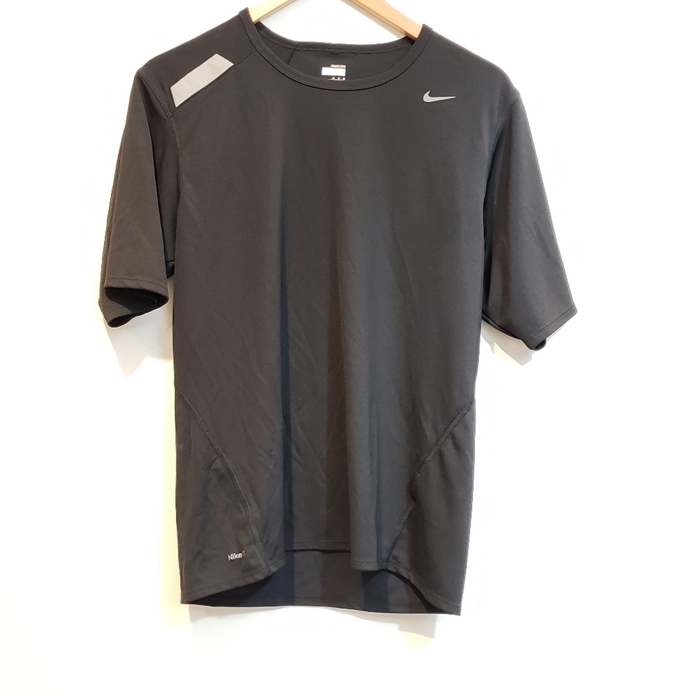 NIKE FIT DRY BLACK MEDIUM SHIRT
